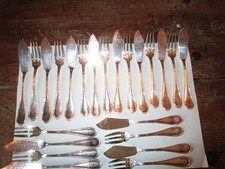 Lot de 12 couteaux et 11