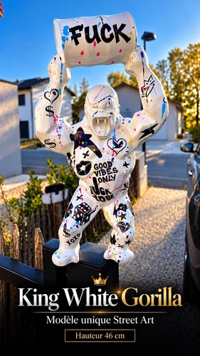 King white gorilla sculpture - king,