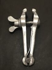 Ancien outil étau à main Serrage bijoutier horloger Armurier Objet Ancien 17 Cm