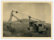 PHOTO, construction site work machine vehicle extractor earth excavator maneuver