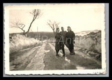 Photo, WW2, Le coq dans le panier, soldat avec 2 jeunes filles dans le bras, ...