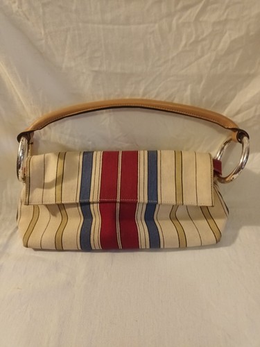Sac main - à,