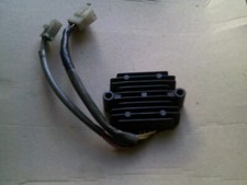 HONDA CBX550F2 - CBX550F ORIGINAL REGULATOR-RECTIFIER UNIT. SHINDENGEN SH2568-12