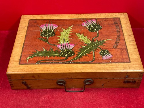 Boîte ancienne bois - bois, le