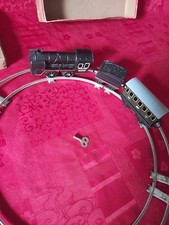 ancien petit train en tôle