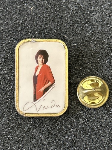 Pin pins enamel bv - pin's,