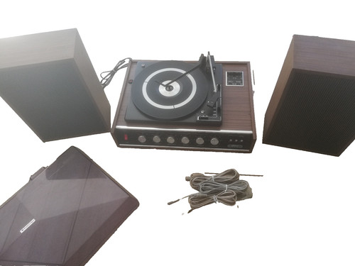 Tourne disque vintage - tourne, avec