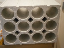 Ce casier de stockage empilable est destiné au rangement de 12 bouteillesde vins