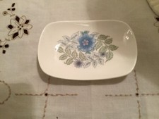 Petit plat oblong de qualité