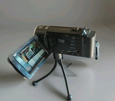 MINT! JVC Everio GZ-E-10VU HD Camcorder Black 8GB SD Battery and Charger TESTED!