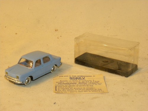 Ancienne voiture miniature - ancienne,