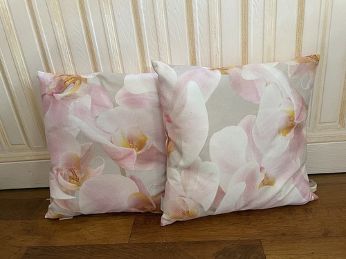 Coussins fleuris - coussins,