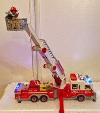 PLAYMOBIL: City Action - Camion de Pompiers avec Échelle  Réf 70935 + 6 POMPIERS