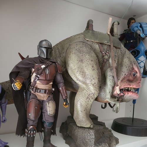 Hot toys star wars the - -,