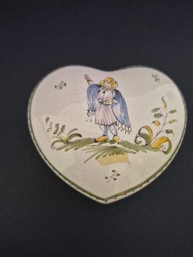 Ancienne boîte cœur faïence