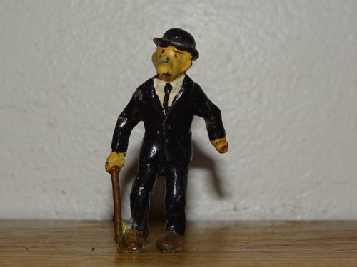 Une etonnante figurine tintin - figurine,