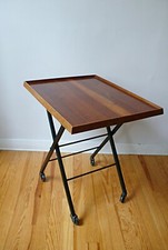 TABLE DESSERTE EN BOIS PIEDS