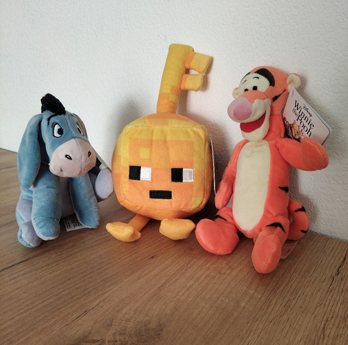 Lot peluches officielles - lot,