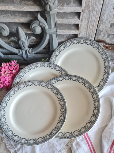 Anciennes assiettes plates - 4,