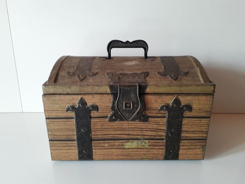 Ancienne boite biscuit - boite, a