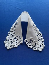 Col ancien en piqué broderie