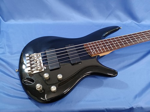 Guitare basse électrique
