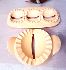 Tupperware moule a chausson et