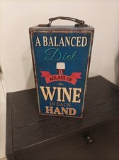 porte bouteilles , trois