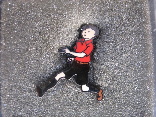 Figurine pin émail - /, jo