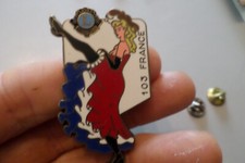LIONS INTERNATIONAL CLUB PARIS FRANCE 103 French cancan Pin S Pin Badge