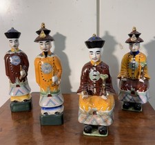 4 Statues de Dignitaires Mandarins en Faïence, Chine seconde moitié XXeme