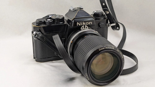 Nikon noir avec objectif - fe,