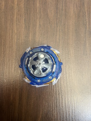 Beyblade burst takara tomy - beyblade,