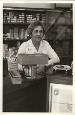 ANTIQUE PHOTO - VINTAGE SNAPSHOT - TOBACCO SHOP COUNTER TRADE - SHOP 