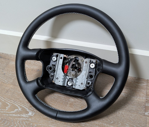 Volant cuir neuf - volant,