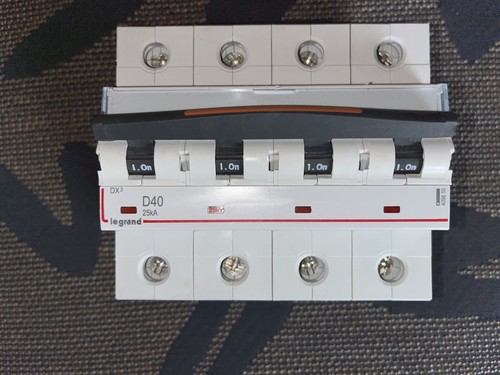 Disjoncteur tetra 4pole - disjoncteur,