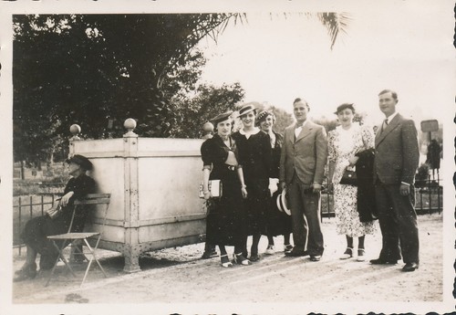 Jeunes hommes femmes 1930 - c.,