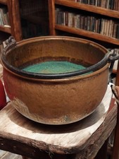 Ancien grand chaudron en