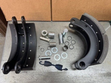 144.453681.3030, 12.25x5.5 Standard forge, Dana Spicer shoes, with hardware kit