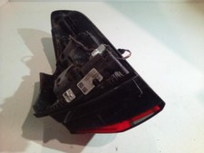 Feu arriere principal gauche