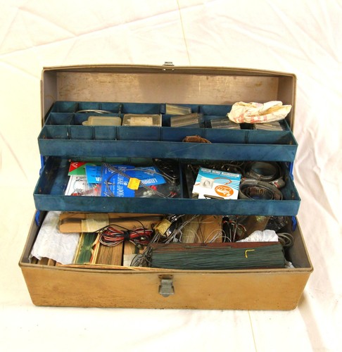 Caisse pêche avec - de,
