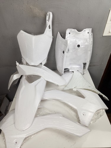 Kit plastiques blanc - kit, –