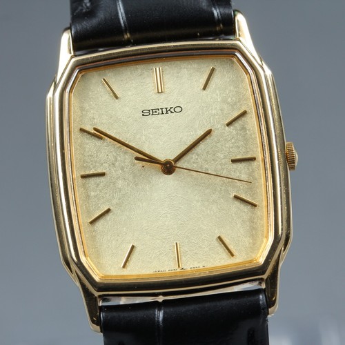 Presque comme neuve montre - neuve],