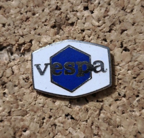 Pin vespa club italia - pin's,