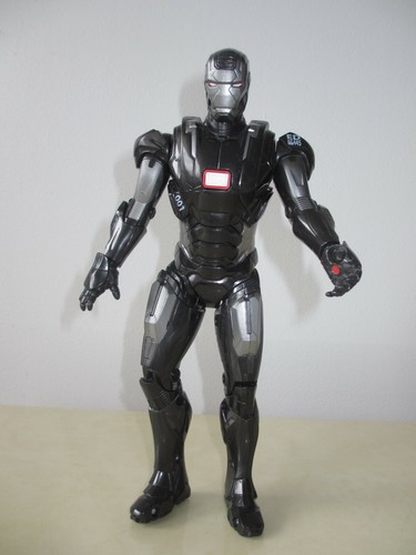 Grand personnage figurine - grand,