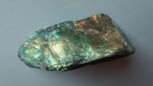 15.73gr 44x23x20mm labradorite