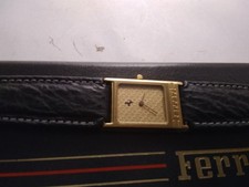 montre Ferrari tank