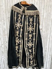 Chape Vêtement & Linge Liturgique Prêtre Croix & Fleurs de Lys Fil D'Argent Noir