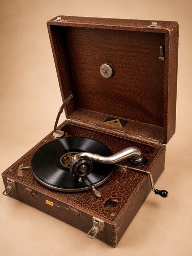 Ancien gramophone portable