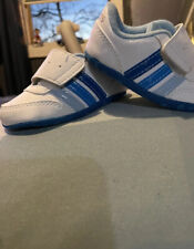 ADIDAS shoes Kids Size 1k. Chaussure Pour Enfants Size 1k  1ans??